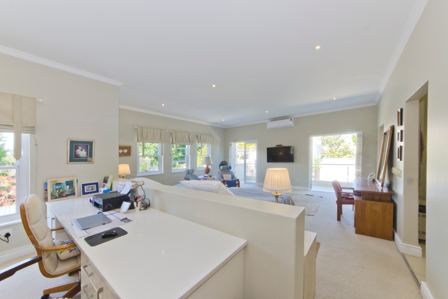 4 Bedroom Property for Sale in Leisure Isle Western Cape